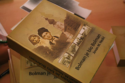 Knjiga o Bolmanu ima 758 stranica