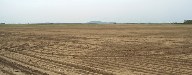 Pogled od Petlovca prema Aršanju u Mađarskoj Zemlja koja nas hrani