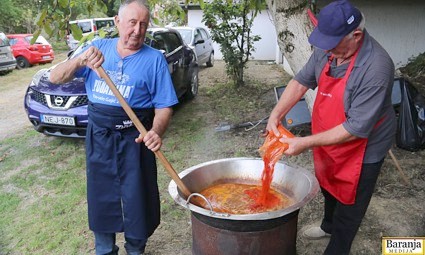 Kakav bi to bio fiš-paprikaš bez baranjske začinske paprike?