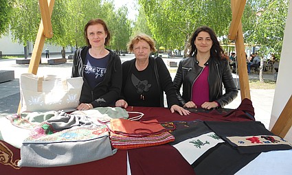 Štand LAG-a Baranja: Mirela Brkanić, Lidija Dabić i Jelena Perišin