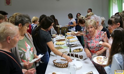 63 vrste slatko-slanih poslastica