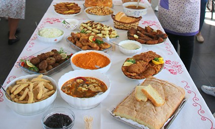Bogata ponuda tradicionalnih jela i kolača