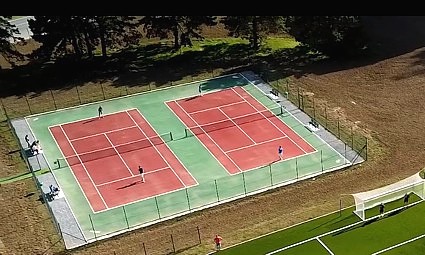 Teniski tereni na Gradskom stadionu u Belom Manastiru