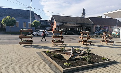 Kneževi Vinogradi, centar naselja